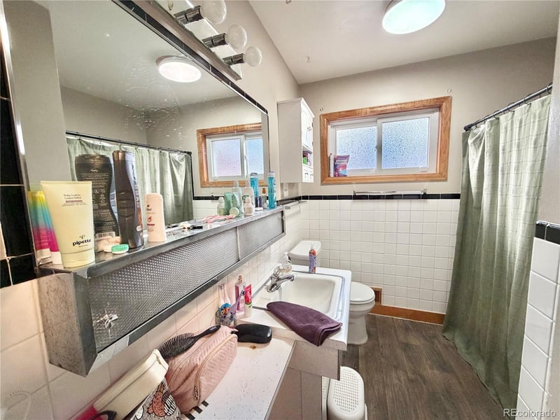 6631 Race Cir, Centennial, CO 80121