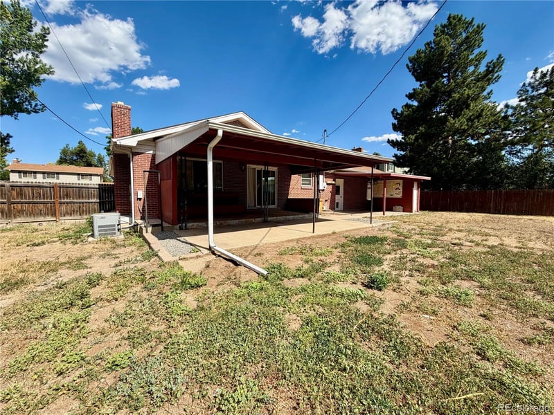 6631 S Race Cir, Centennial, CO 80121