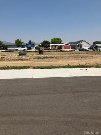 35 Johnson Ct, Keenesburg, CO 80643