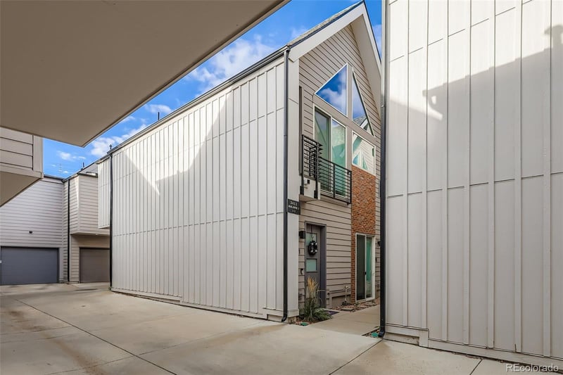 3411 Albion St #2-2, Denver, CO 80207