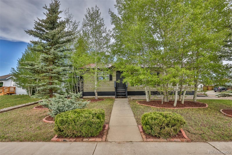 425 N 7th St, Granby, CO 80446