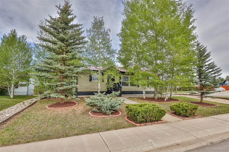 425 N 7th St, Granby, CO 80446