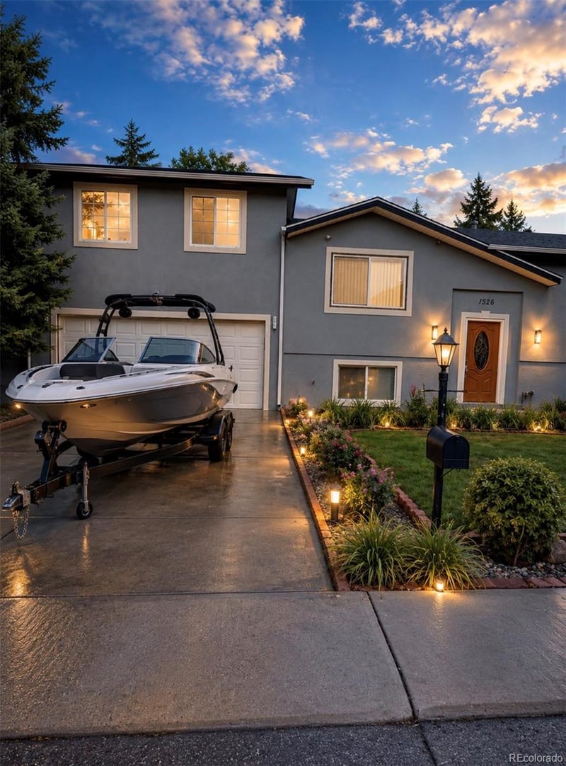 1526 Ursula Ct, Aurora, CO 80012