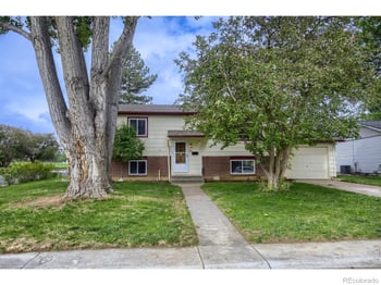 417 Clover Ln, Fort Collins, CO 80521