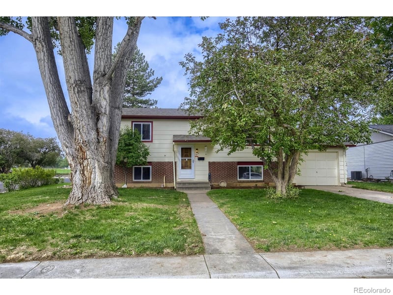 417 Clover Ln, Fort Collins, CO 80521