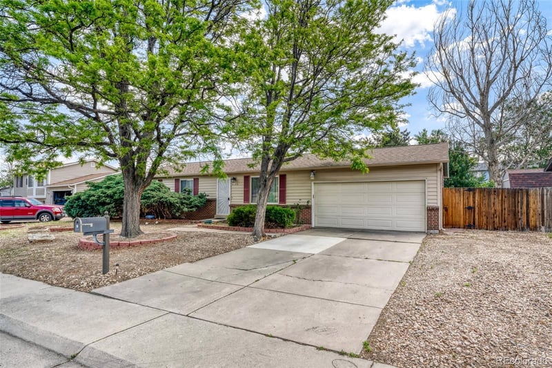 3166 Idalia St, Aurora, CO 80013