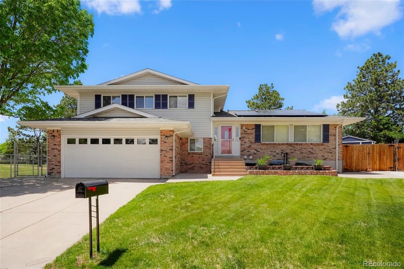 17403 Eastman Dr, Aurora, CO 80013