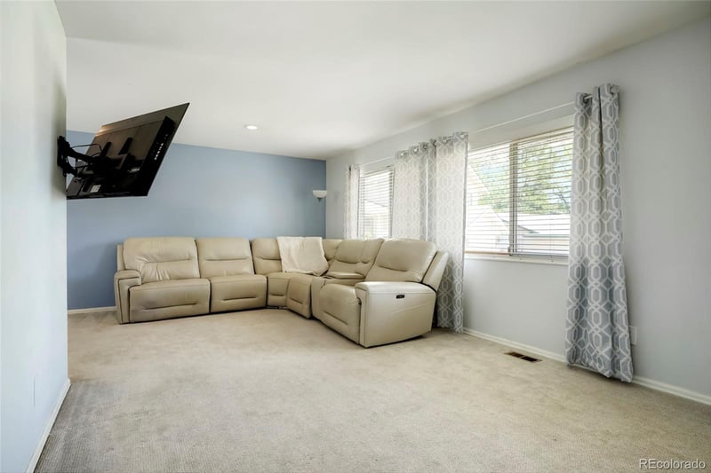17403 Eastman Dr, Aurora, CO 80013