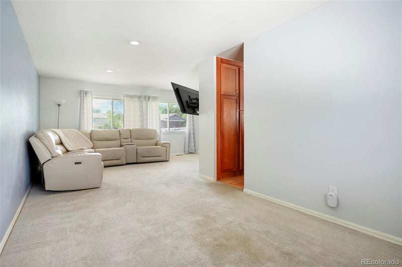 17403 Eastman Dr, Aurora, CO 80013