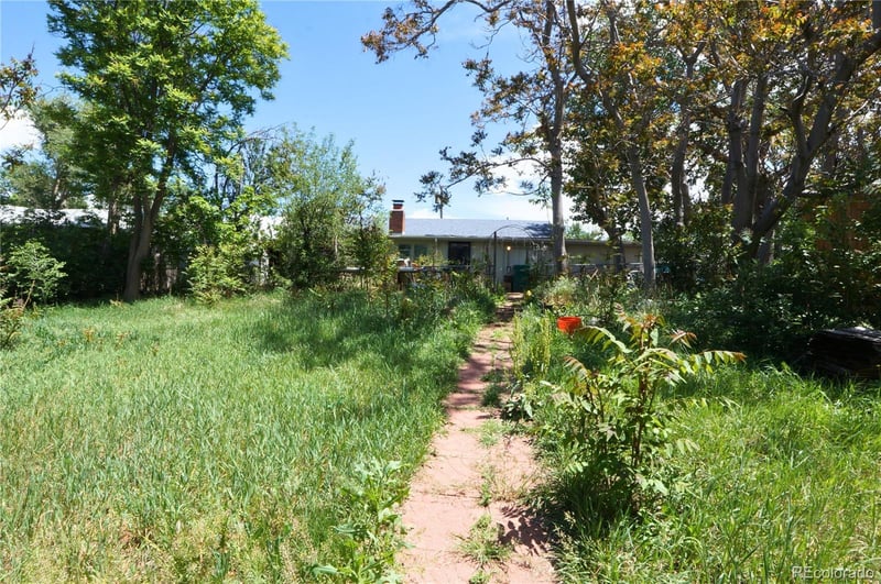 1180 Stanford Dr, Englewood, CO 80110