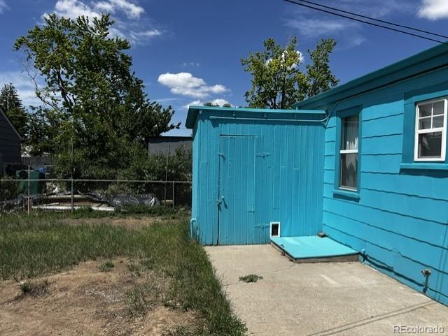 1209 Newark St, Aurora, CO 80010