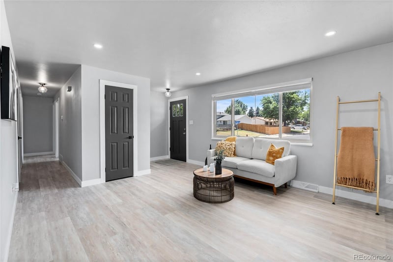 9457 Arizona Ave, Lakewood, CO 80232