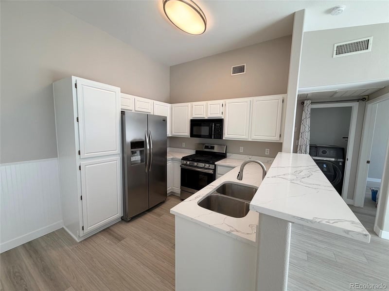 8365 Pebble Creek Way #201, Highlands Ranch, CO 80126