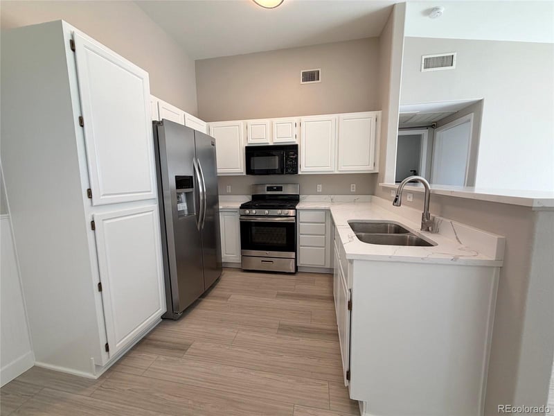 8365 Pebble Creek Way #201, Highlands Ranch, CO 80126