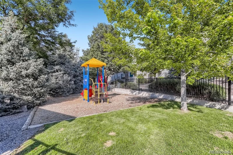 8365 Pebble Creek Way #201, Highlands Ranch, CO 80126