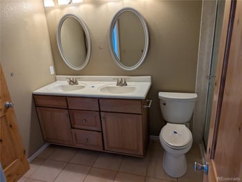 12093 E Hoye Dr, Aurora, CO 80012