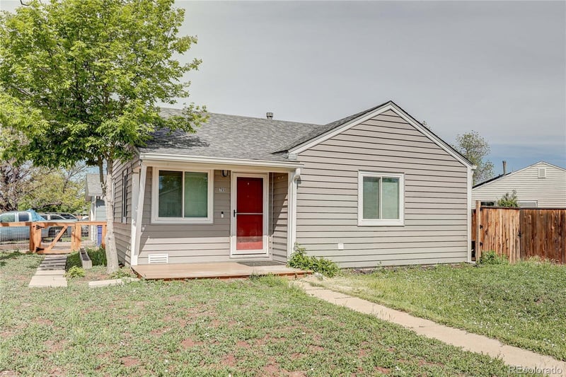 705 Newark St, Aurora, CO 80010