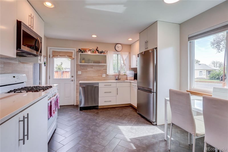 705 Newark St, Aurora, CO 80010