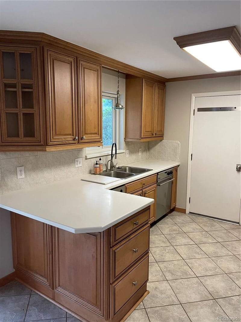 3260 Orchard Rd, Centennial, CO 80121