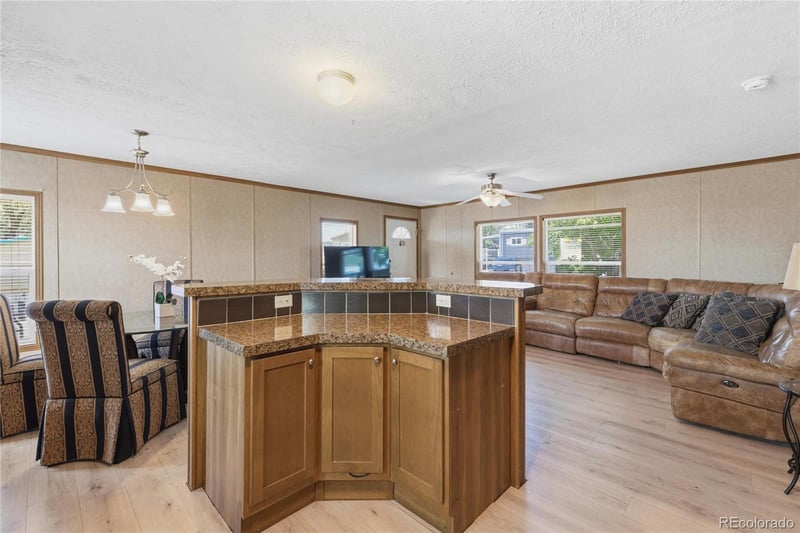 2551 92nd Ave Lot 185, Denver, CO 80260