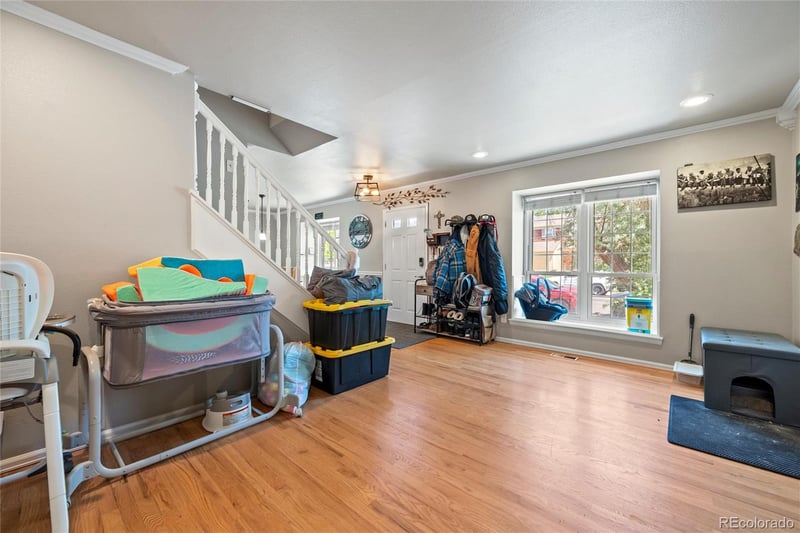 881 Memphis Way, Aurora, CO 80017