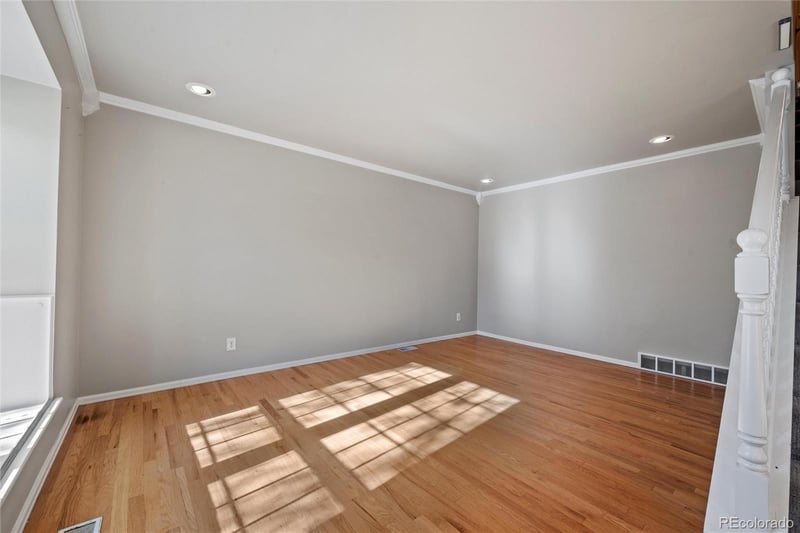 881 S Memphis Way, Aurora, CO 80017