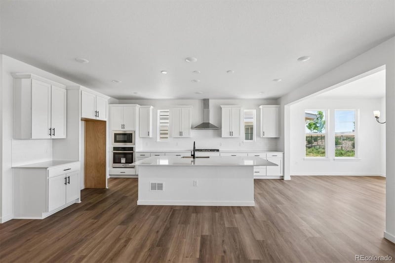 25264 Warren Pl, Aurora, CO 80018