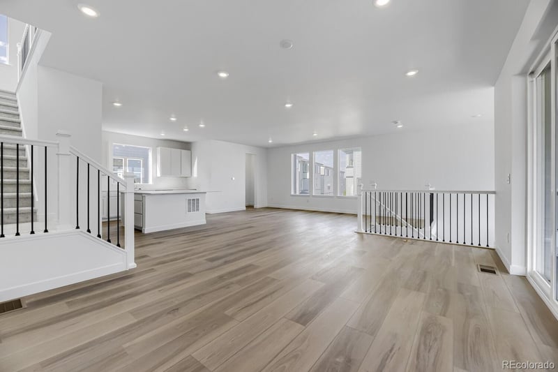 7717 Mobile Way, Centennial, CO 80016