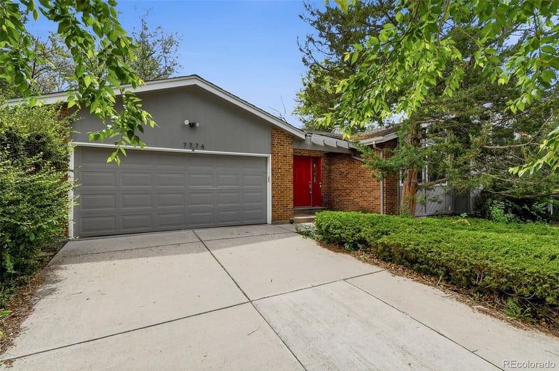 7774 S Oneida Ct, Centennial, CO 80112