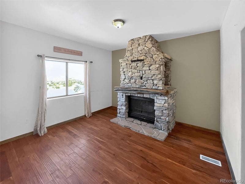 2041 Comanche Dr, Walsenburg, CO 81089