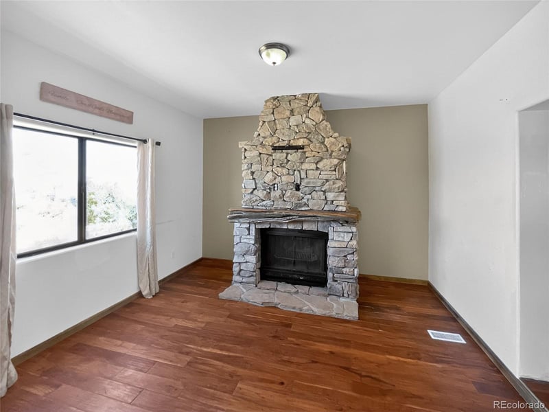 2041 Comanche Dr, Walsenburg, CO 81089