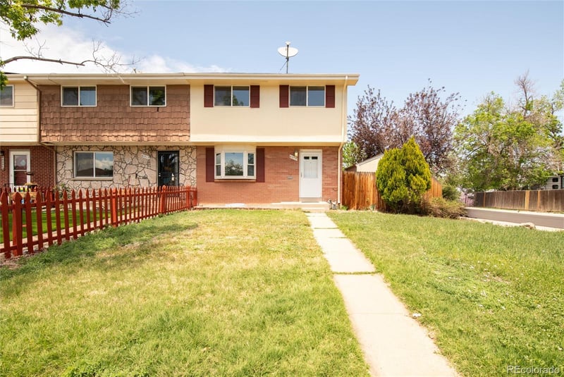 6315 W Mississippi Pl, Lakewood, CO 80232