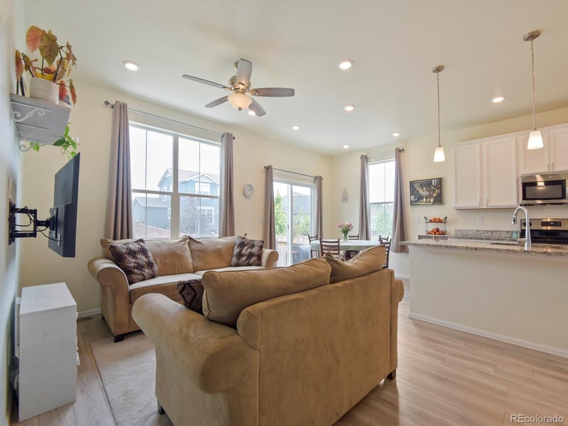 924 Peach Leaf Ln, Elizabeth, CO 80107