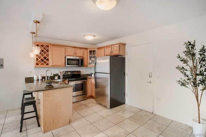 909 Logan St #9E, Denver, CO 80203