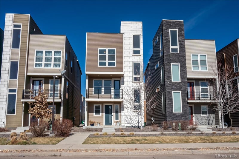 15858 E Broncos Pl, Englewood, CO 80112