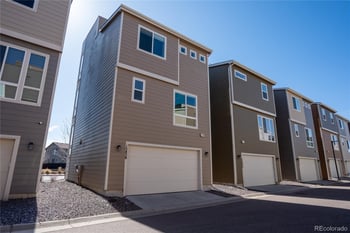 15858 E Broncos Pl, Englewood, CO 80112