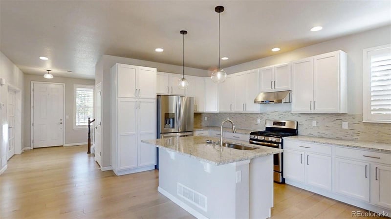 521 Hinsdale Ave, Littleton, CO 80122