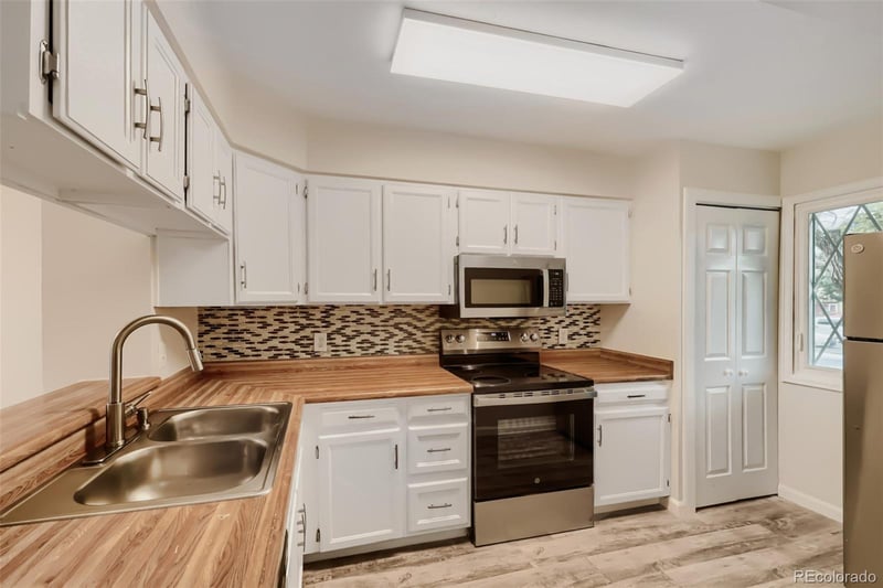 1811 S Quebec Way #205, Denver, CO 80231