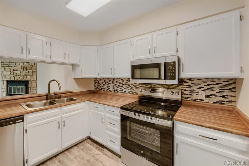 1811 S Quebec Way #205, Denver, CO 80231