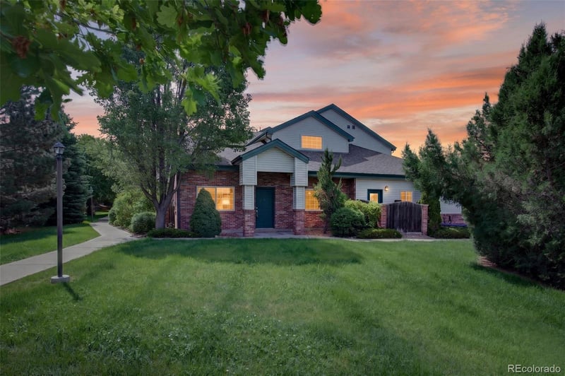 878 Kalispell Cir #101, Aurora, CO 80017