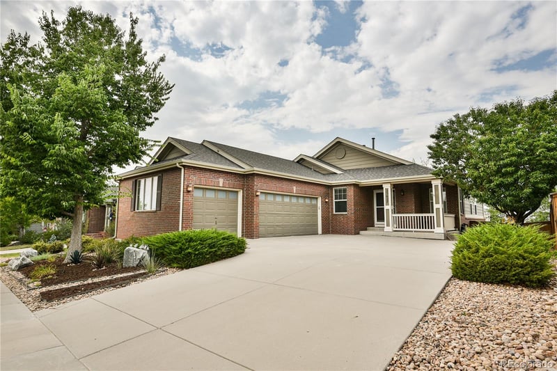 23627 E Bellewood Dr, Aurora, CO 80016