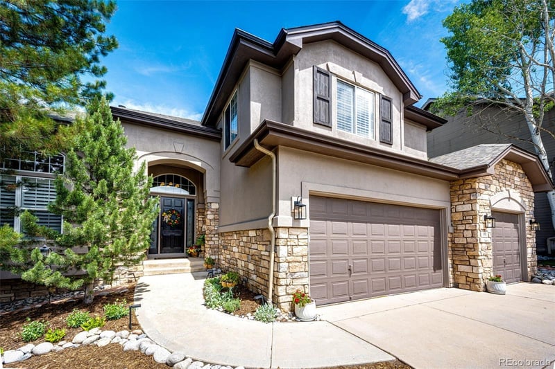 907 Greenridge Ln, Castle Pines, CO 80108