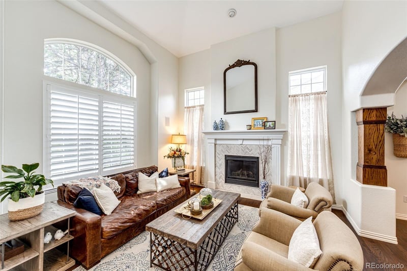 907 Greenridge Ln, Castle Pines, CO 80108