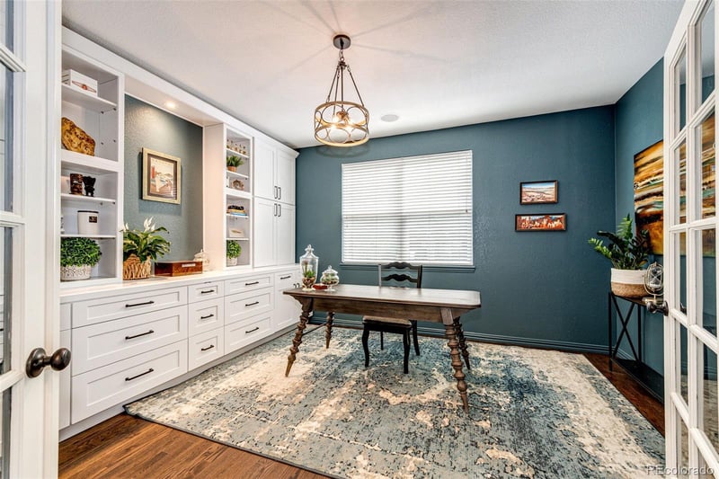 907 Greenridge Ln, Castle Pines, CO 80108