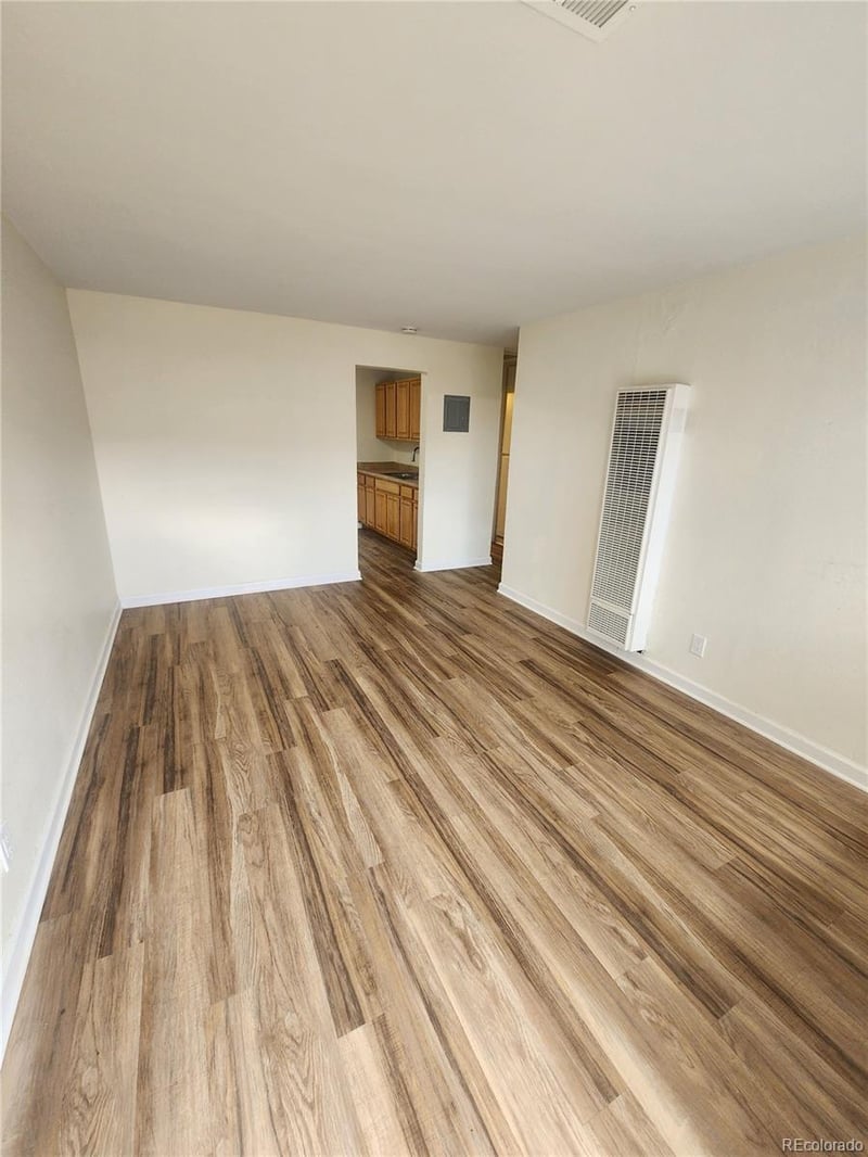 1175 Akron St, Aurora, CO 80010