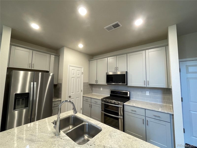 6089 N Liverpool St, Aurora, CO 80019