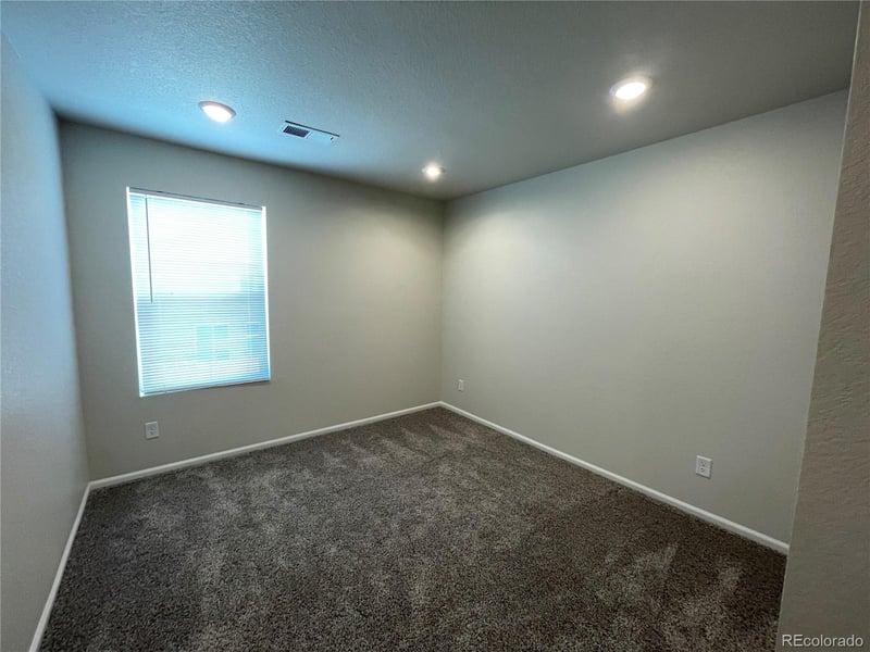6089 N Liverpool St, Aurora, CO 80019