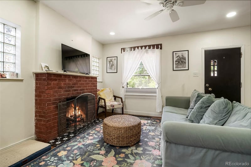 2810 Dahlia St, Denver, CO 80207