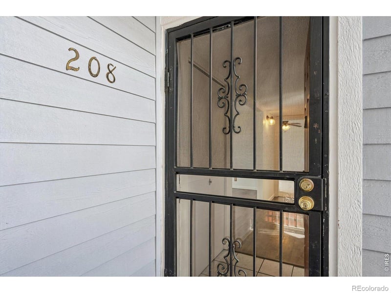 3121 S Tamarac Dr #208, Denver, CO 80231