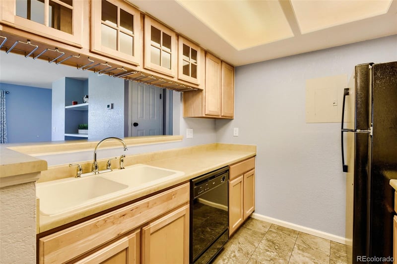 9283 Arbor Cir #F, Englewood, CO 80111
